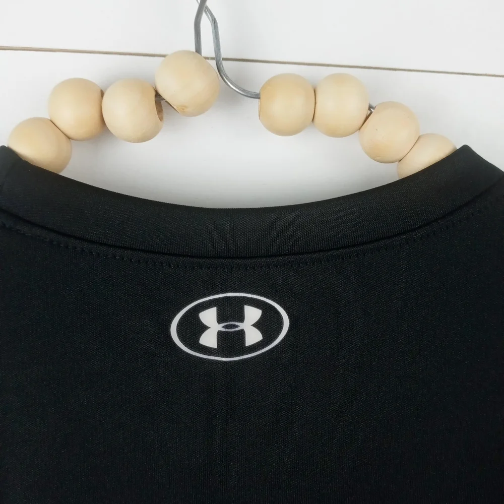 Under Armour boys size 5 black red white baseball design top crewneck
